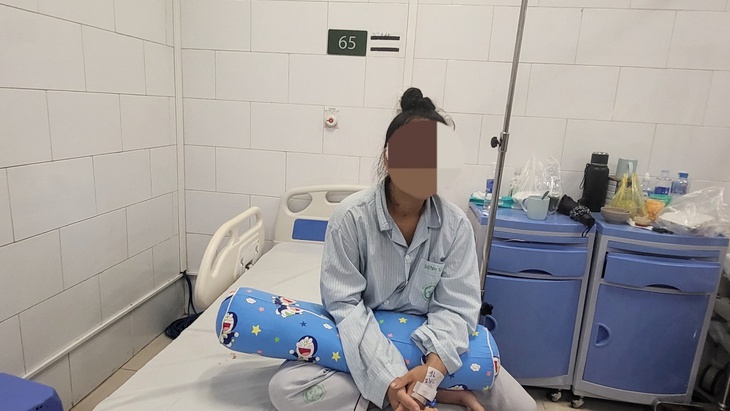 Hôn mê, tổn thương não, suy thận sau 1 năm dưỡng da bằng kem tẩy nám chứa thủy ngân- Ảnh 1.