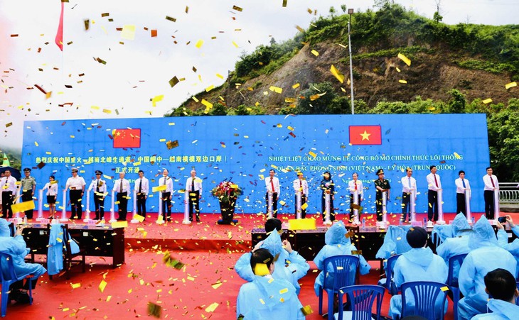 Chính thức mở cặp cửa khẩu song phương Hoành Mô (Việt Nam) - Động Trung (Trung Quốc)- Ảnh 1.