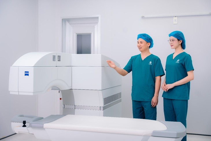 Bệnh viện Mắt Sài Gòn Vinh đạt cột mốc phẫu thuật thành công 10.000 ca khúc xạ- Ảnh 2. Bệnh viện Mắt Sài Gòn Vinh đạt cột mốc phẫu thuật thành công 10.000 ca khúc xạ- Ảnh 2.