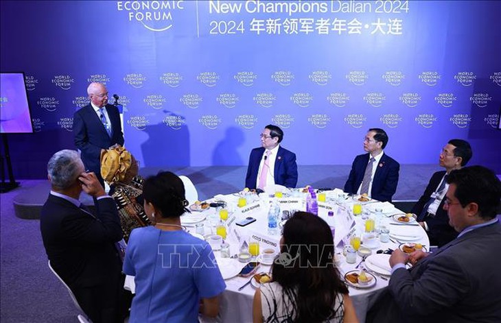 Thủ tướng Phạm Minh Chính đối thoại với lãnh đạo các tập đoàn lớn của WEF- Ảnh 5. Thủ tướng Phạm Minh Chính đối thoại với lãnh đạo các tập đoàn lớn của WEF- Ảnh 5.