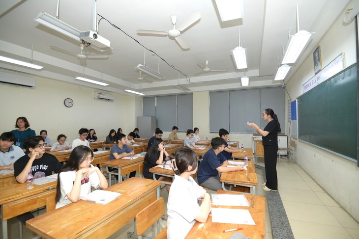 Gần 99% thí sinh đến làm thủ tục dự thi tốt nghiệp THPT năm 2024- Ảnh 1.