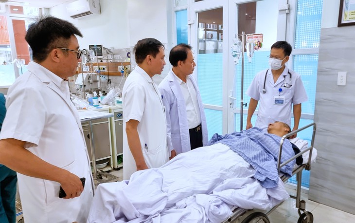 Tin mới nhất vụ hơn trăm công nhân đóng tàu nhập viện sau bữa ăn trưa- Ảnh 1.