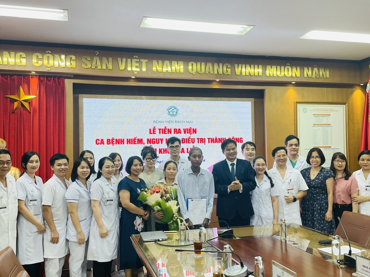 Cứu ngoạn mục thanh niên mắc bệnh hiếm gặp chưa từng có tại Việt Nam, nằm viện 7 tháng liên tục- Ảnh 1.