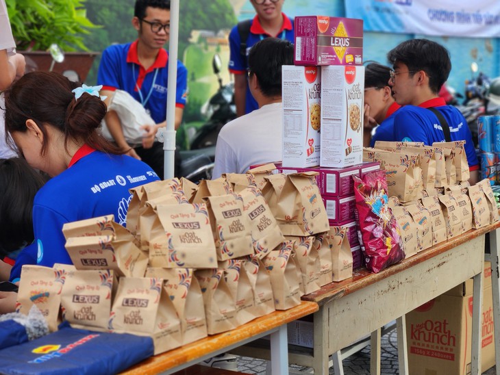 Cảm động những món quà tinh thần chúc may mắn gửi tặng sĩ tử kỳ thi tốt nghiệp THPT- Ảnh 3. Cảm động những món quà tinh thần chúc may mắn gửi tặng sĩ tử kỳ thi tốt nghiệp THPT- Ảnh 3.