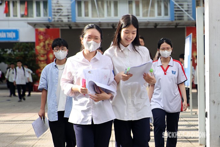 Thí sinh ‘than’ đề thi tốt nghiệp THPT 2024 môn Toán 'khó nhằn'- Ảnh 3.