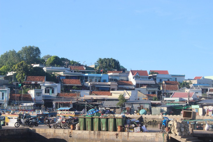Nha Trang: Sẽ chở nước sạch ra đảo sau sự cố vỡ đường ống- Ảnh 1.
