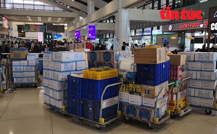 Hai dịch vụ phải kê khai giá tại sân bay từ ngày 1/7/2024- Ảnh 1. Hai dịch vụ phải kê khai giá tại sân bay từ ngày 1/7/2024- Ảnh 1.