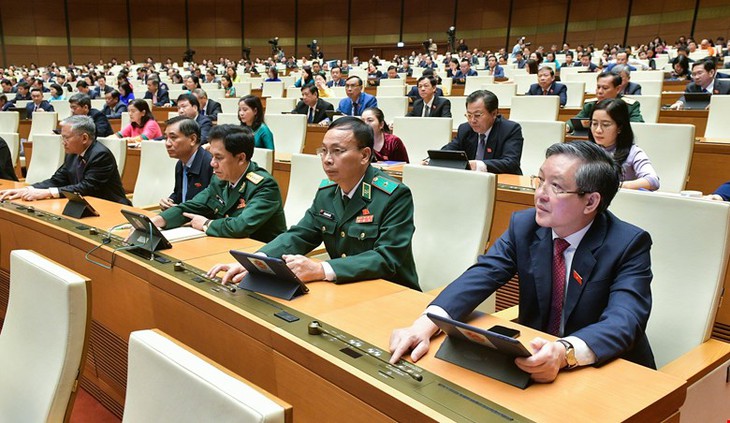Quốc hội thống nhất các nội dung về cải cách tiền lương, điều chỉnh lương hưu từ 1/7/2024- Ảnh 1. Quốc hội thống nhất các nội dung về cải cách tiền lương, điều chỉnh lương hưu từ 1/7/2024- Ảnh 1.