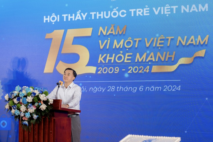Thứ trưởng Bộ Y tế: Hội Thầy thuốc trẻ Việt Nam có nhiều đóng góp trong chăm sóc sức khỏe nhân dân- Ảnh 1. Thứ trưởng Bộ Y tế: Hội Thầy thuốc trẻ Việt Nam có nhiều đóng góp trong chăm sóc sức khỏe nhân dân- Ảnh 1.