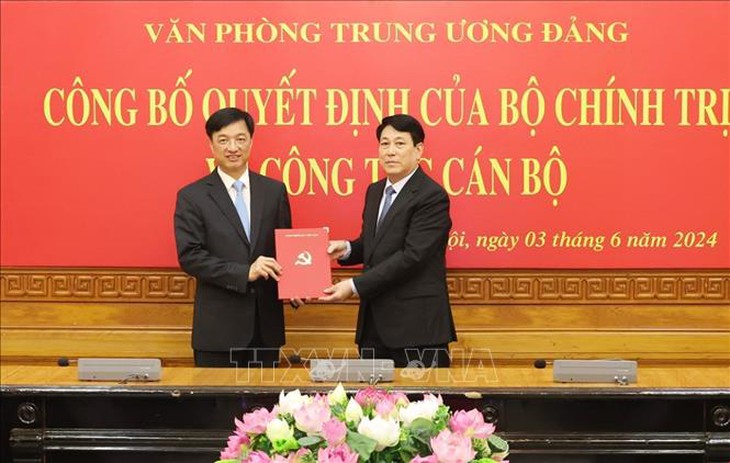 Thượng tướng Nguyễn Duy Ngọc giữ chức Chánh Văn phòng Trung ương Đảng- Ảnh 1. Thượng tướng Nguyễn Duy Ngọc giữ chức Chánh Văn phòng Trung ương Đảng- Ảnh 1.