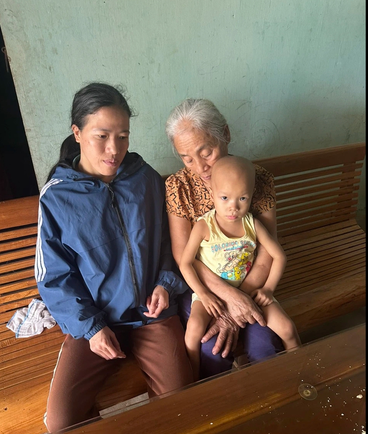 Lời khẩn cầu của người mẹ nghèo đơn thân nuôi con ung thư- Ảnh 1. Lời khẩn cầu của người mẹ nghèo đơn thân nuôi con ung thư- Ảnh 1.