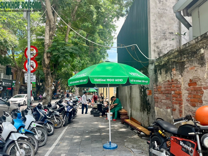 Dịch vụ trông xe không dùng tiền mặt tại Hà Nội: Tránh 'chặt chém'- Ảnh 5. Dịch vụ trông xe không dùng tiền mặt tại Hà Nội: Tránh 'chặt chém'- Ảnh 5.