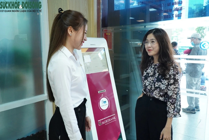 Người dân xếp hàng chờ mua vàng ngày đầu bán trực tiếp- Ảnh 7.