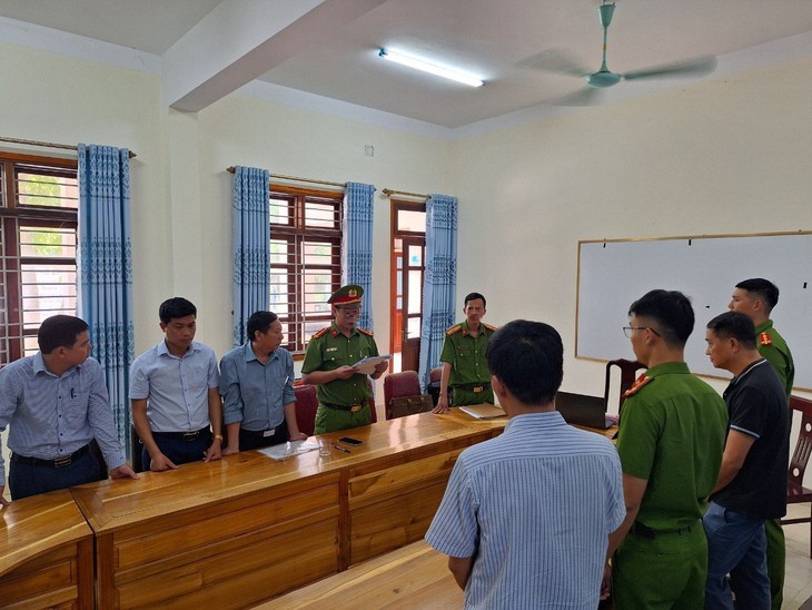 Bắt tạm giam hiệu trưởng, kế toán ăn chặn tiền- Ảnh 2.