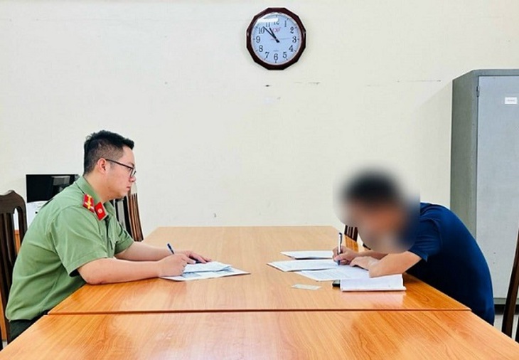 Phạt tiền nhiều trường hợp báo ‘chốt’ CSGT trên mạng xã hội- Ảnh 1. Phạt tiền nhiều trường hợp báo ‘chốt’ CSGT trên mạng xã hội- Ảnh 1.