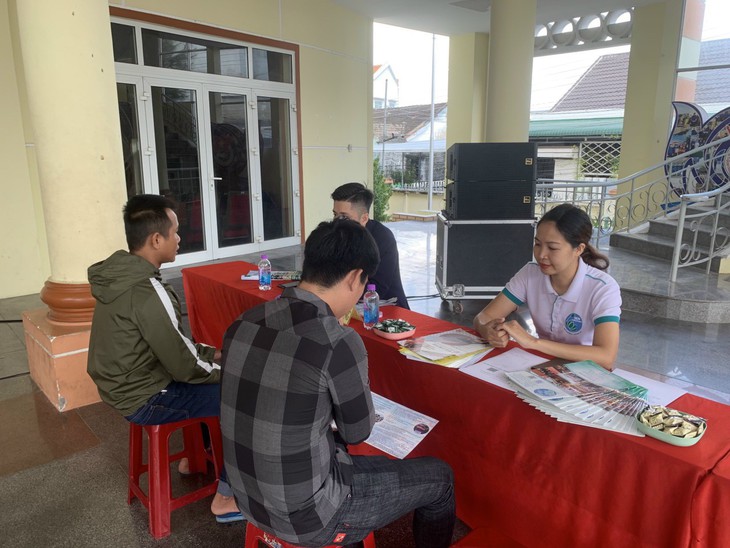 Người mất việc có thể làm thủ tục hưởng trợ cấp thất nghiệp tại nhà- Ảnh 3. Người mất việc có thể làm thủ tục hưởng trợ cấp thất nghiệp tại nhà- Ảnh 3.