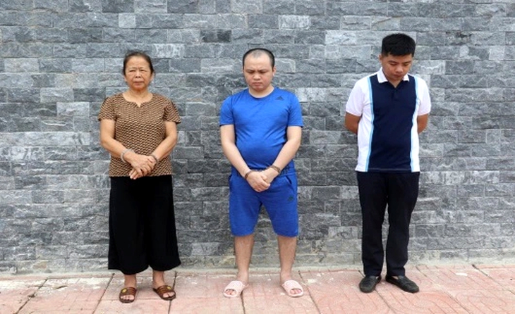 3 trong 4 đối tượng tại cơ quan điều tra. 3 trong 4 đối tượng tại cơ quan điều tra.