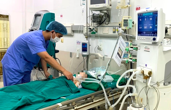 Bác sĩ Hải Phòng cứu sống bé 3 tuổi tím tái toàn thân, ngừng thở- Ảnh 1.