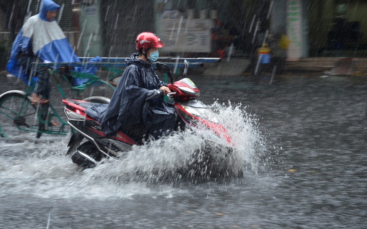Đón không khí lạnh, miền Bắc hứng mưa dông rất lớn