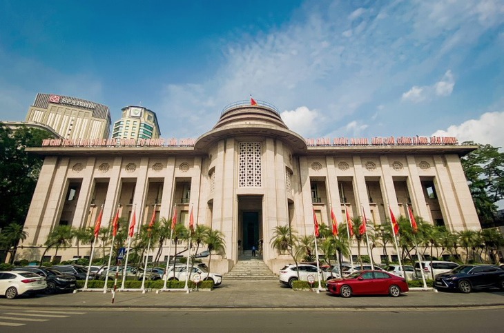 Ngân hàng Nhà nước: Có đối tượng thuê người xếp hàng mua gom vàng với mục tiêu đẩy giá- Ảnh 1.