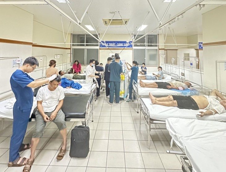 Thông tin mới nhất vụ tai nạn liên hoàn giữa 3 ô tô trong đêm mưa ở Huế- Ảnh 1. Thông tin mới nhất vụ tai nạn liên hoàn giữa 3 ô tô trong đêm mưa ở Huế- Ảnh 1.