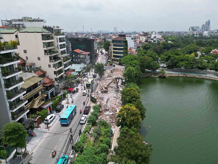 Mất 4 năm để giải phóng mặt bằng tuyến đường dài 1km- Ảnh 3. Mất 4 năm để giải phóng mặt bằng tuyến đường dài 1km- Ảnh 3.
