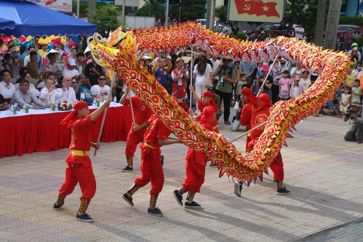 Mãn nhãn với Lễ hội 'sắc màu đường phố' ở Huế- Ảnh 1.