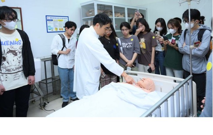 Trường Đại học Y Hà Nội lần đầu xét tuyển khối C và D- Ảnh 1. Trường Đại học Y Hà Nội lần đầu xét tuyển khối C và D- Ảnh 1.