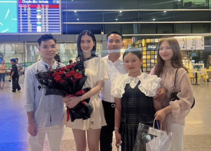 Ý Nhi bị đồn âm thầm làm lễ ăn hỏi, người thân phản ứng thế nào?- Ảnh 5. Ý Nhi bị đồn âm thầm làm lễ ăn hỏi, người thân phản ứng thế nào?- Ảnh 5.