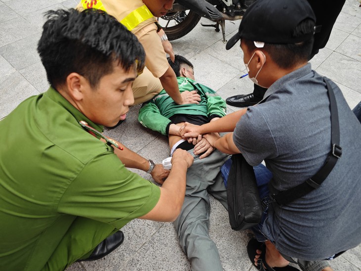 Bắt giữ nhiều đối tượng phạm pháp hình sự mang ma túy, hung khí theo người- Ảnh 2. Bắt giữ nhiều đối tượng phạm pháp hình sự mang ma túy, hung khí theo người- Ảnh 2.