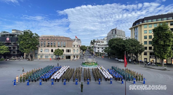 Lực lượng bảo vệ an ninh, trật tự ở cơ sở trên cả nước chính thức đi vào hoạt động- Ảnh 1. Lực lượng bảo vệ an ninh, trật tự ở cơ sở trên cả nước chính thức đi vào hoạt động- Ảnh 1.
