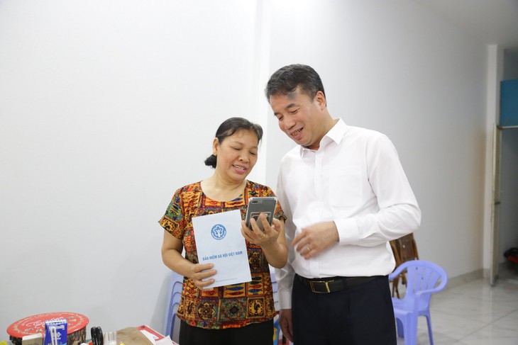 Đã có 2,5 triệu người nhận lương hưu, trợ cấp BHXH qua tài khoản- Ảnh 1. Đã có 2,5 triệu người nhận lương hưu, trợ cấp BHXH qua tài khoản- Ảnh 1.