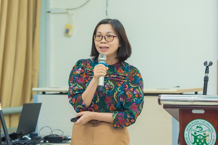 Đổi mới chương trình đào tạo đáp ứng các năng lực y tế công cộng thiết yếu trong tình hình mới- Ảnh 4. Đổi mới chương trình đào tạo đáp ứng các năng lực y tế công cộng thiết yếu trong tình hình mới- Ảnh 4.