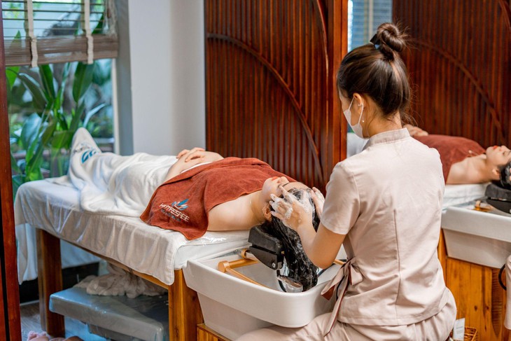Gội đầu dưỡng sinh là gì? Lợi ích và địa chỉ uy tín tại TPHCM- Ảnh 2.