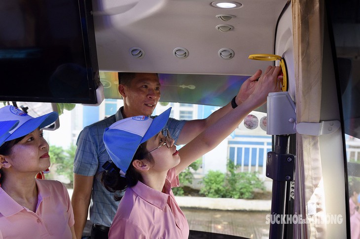 Giáo viên được tập huấn kỹ năng dạy trẻ thoát hiểm trên xe ô tô- Ảnh 4.