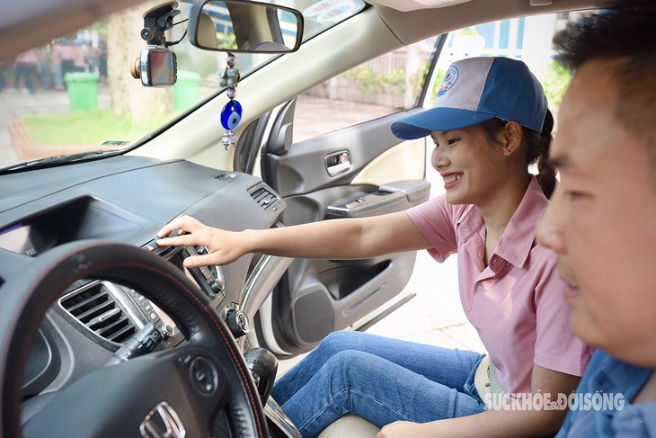 Giáo viên được tập huấn kỹ năng dạy trẻ thoát hiểm trên xe ô tô- Ảnh 5.