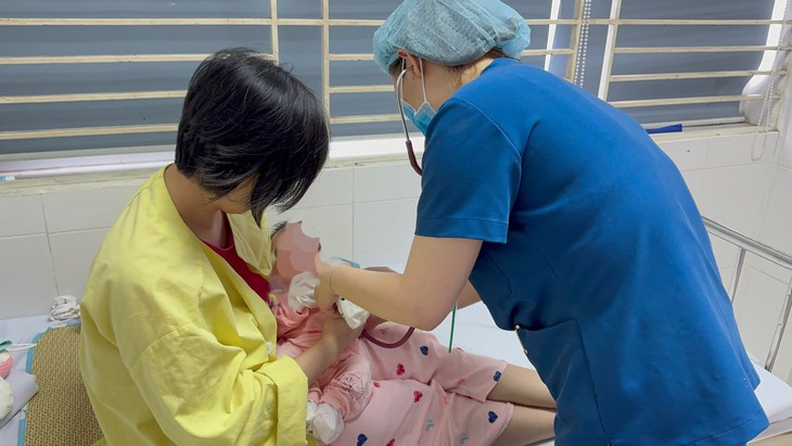 Bé 5 ngày tuổi toàn thân nổi mụn nước vì lây bệnh truyền nhiễm từ mẹ- Ảnh 1. Bé 5 ngày tuổi toàn thân nổi mụn nước vì lây bệnh truyền nhiễm từ mẹ- Ảnh 1.