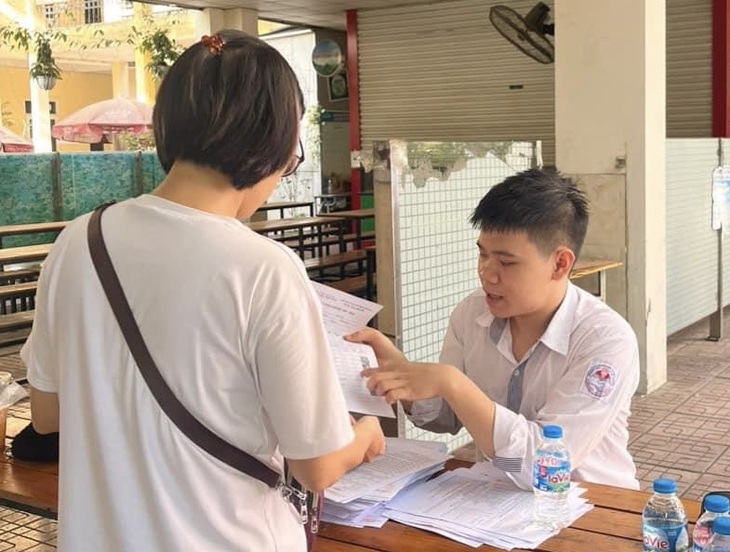 Hôm nay, hạn cuối nộp hồ sơ trúng tuyển bổ sung lớp 10 tại Hà Nội- Ảnh 1. Hôm nay, hạn cuối nộp hồ sơ trúng tuyển bổ sung lớp 10 tại Hà Nội- Ảnh 1.