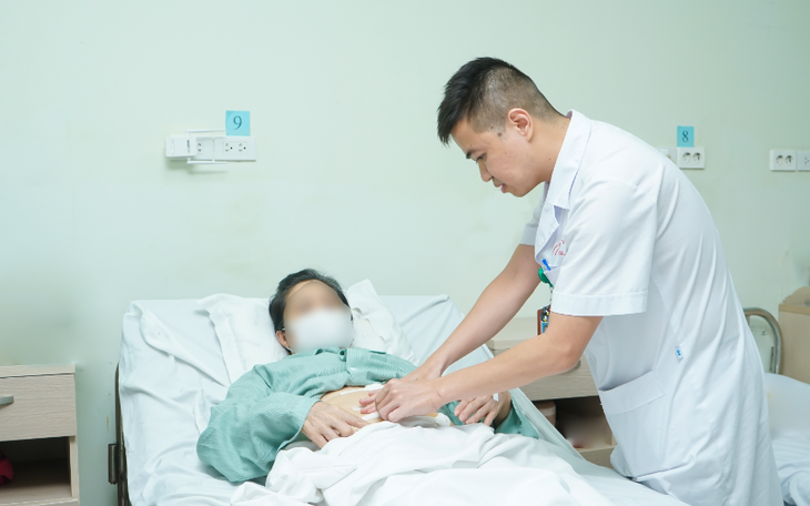 Thủng tạng rỗng do nuốt phải tăm dài 7cm