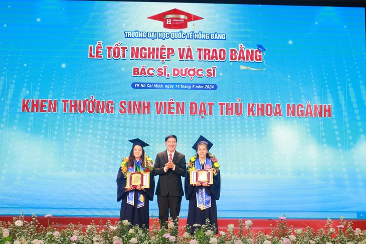 Thêm nguồn nhân lực chất lượng cho lĩnh vực sức khỏe- Ảnh 3. Thêm nguồn nhân lực chất lượng cho lĩnh vực sức khỏe- Ảnh 3.