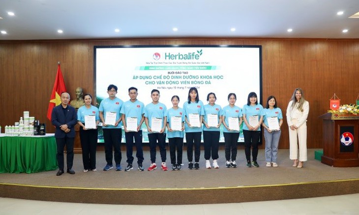 Herbalife Việt Nam và Liên Đoàn Bóng Đá Việt Nam tổ chức buổi đào tạo về dinh dưỡng khoa học trong thể thao cho các câu lạc bộ bóng đá Việt Nam- Ảnh 7.
