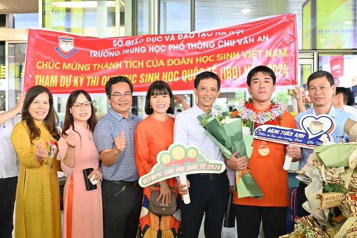 Hà Nội đề xuất thưởng học sinh đoạt Huy chương Vàng Olympic quốc tế 250 triệu đồng- Ảnh 1. Hà Nội đề xuất thưởng học sinh đoạt Huy chương Vàng Olympic quốc tế 250 triệu đồng- Ảnh 1.