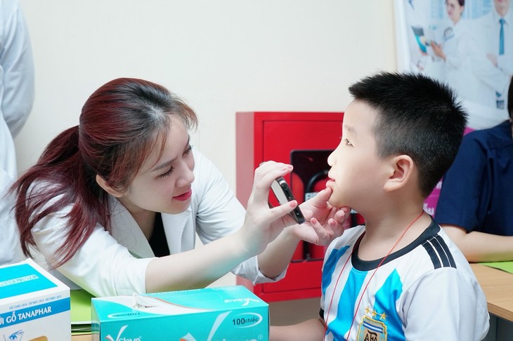 Phẫu thuật miễn phí dị tật bẩm sinh cho 90 trẻ
- Ảnh 1.
