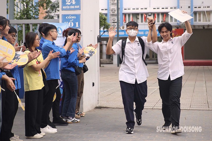 Sáng nay công bố điểm thi tốt nghiệp THPT 2024, cách tra cứu và lưu ý- Ảnh 2.
