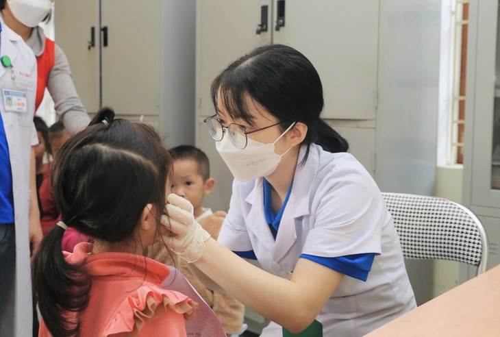 Nghệ An: Biểu dương cán bộ công đoàn cơ sở, công chức, viên chức lao động tiêu biểu- Ảnh 2.