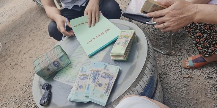 Trường hợp nào mua bán nhà bắt buộc phải chuyển khoản qua ngân hàng từ 1/8?- Ảnh 2. Trường hợp nào mua bán nhà bắt buộc phải chuyển khoản qua ngân hàng từ 1/8?- Ảnh 2.
