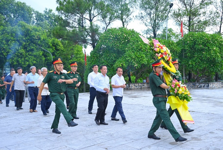 Hội Nhà báo Việt Nam tổ chức các hoạt động tri ân, xã hội thiện nguyện tại tỉnh Nghệ An- Ảnh 3.