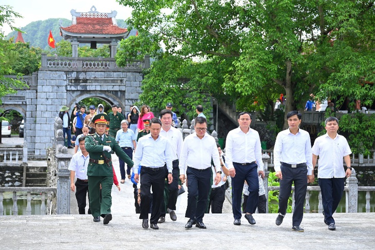 Hội Nhà báo Việt Nam tổ chức các hoạt động tri ân, xã hội thiện nguyện tại tỉnh Nghệ An- Ảnh 5.