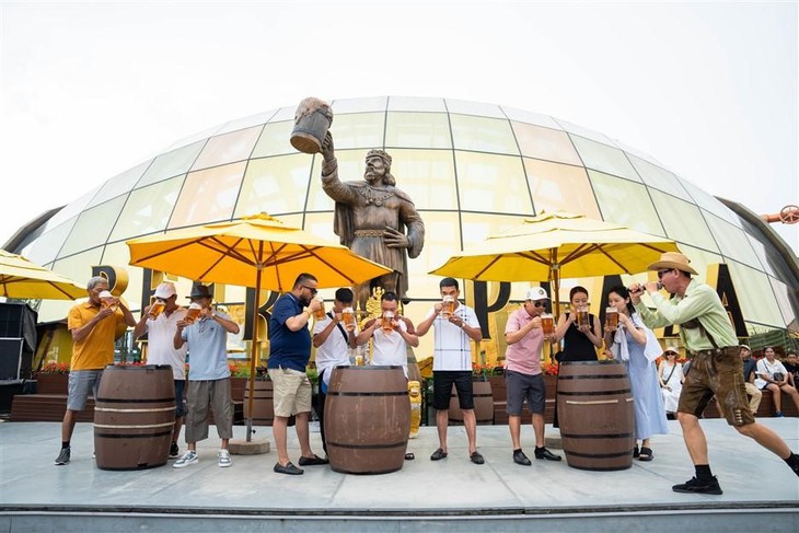 Đà Nẵng: Du khách hào hứng với vô vàn trải nghiệm hấp dẫn tại B'estival 2024- Ảnh 3. Đà Nẵng: Du khách hào hứng với vô vàn trải nghiệm hấp dẫn tại B'estival 2024- Ảnh 3.