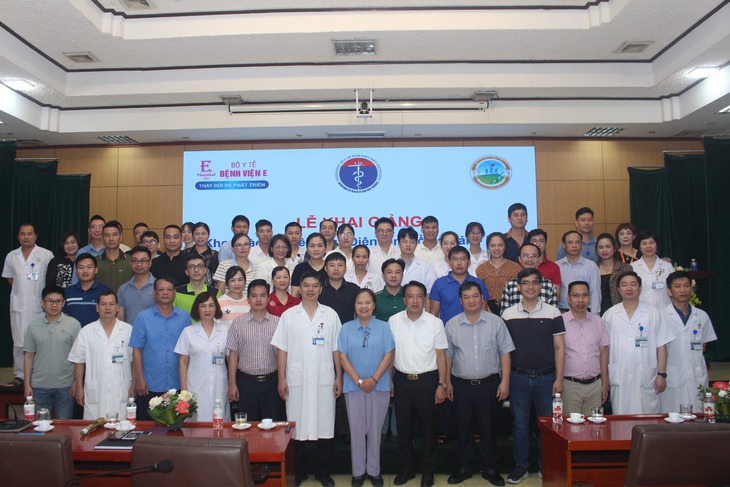 Hàng chục y bác sĩ tại các bệnh viện, trung tâm y tế Điện Biên được đào tạo điện tâm đồ
- Ảnh 2.